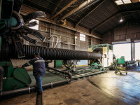 Proses produksi HDPE pipes di pabrik