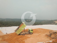 Proses instalasi geotextile pada suatu project di Riau