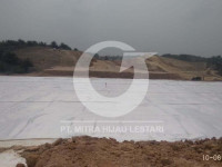 Proses Pemasangan Geotextile di daerah Riau