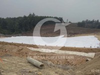 Proses Pemasangan Geotextile di daerah Riau